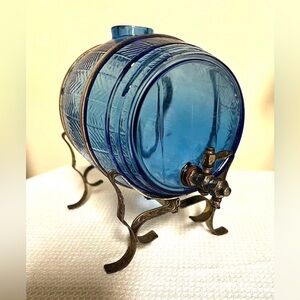 Cambridge glass barrel keg dispenser with uranium used during the prohib…